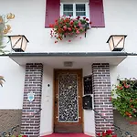 ベッド・アンド・ブレックファスト Gaestehaus Alpenkranz 3*