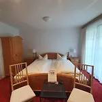 Gaestehaus Alpenkranz ベッド・アンド・ブレックファスト 3*