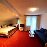 Gaestehaus Alpenkranz Bed & Breakfast