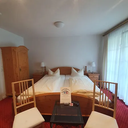 Gaestehaus Alpenkranz B&B 3*