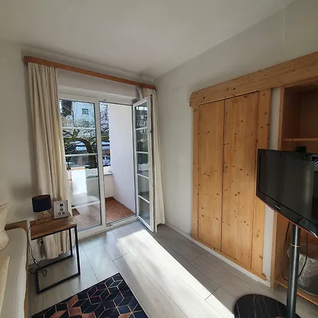 Gaestehaus Alpenkranz Bed & Breakfast 3*