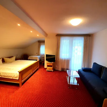 Gaestehaus Alpenkranz B&B