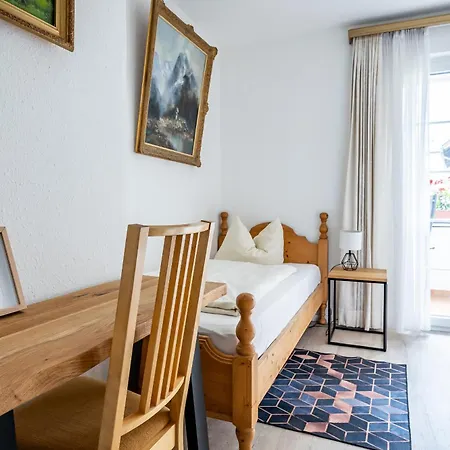 Gaestehaus Alpenkranz Bed & Breakfast