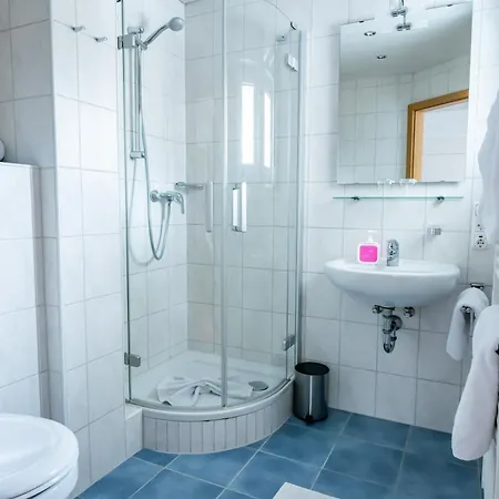 Gaestehaus Alpenkranz Bed & Breakfast 3*