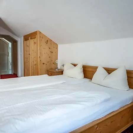 Gaestehaus Alpenkranz B&B