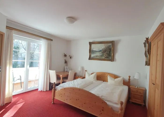 Bed & Breakfast Gaestehaus Alpenkranz 3*